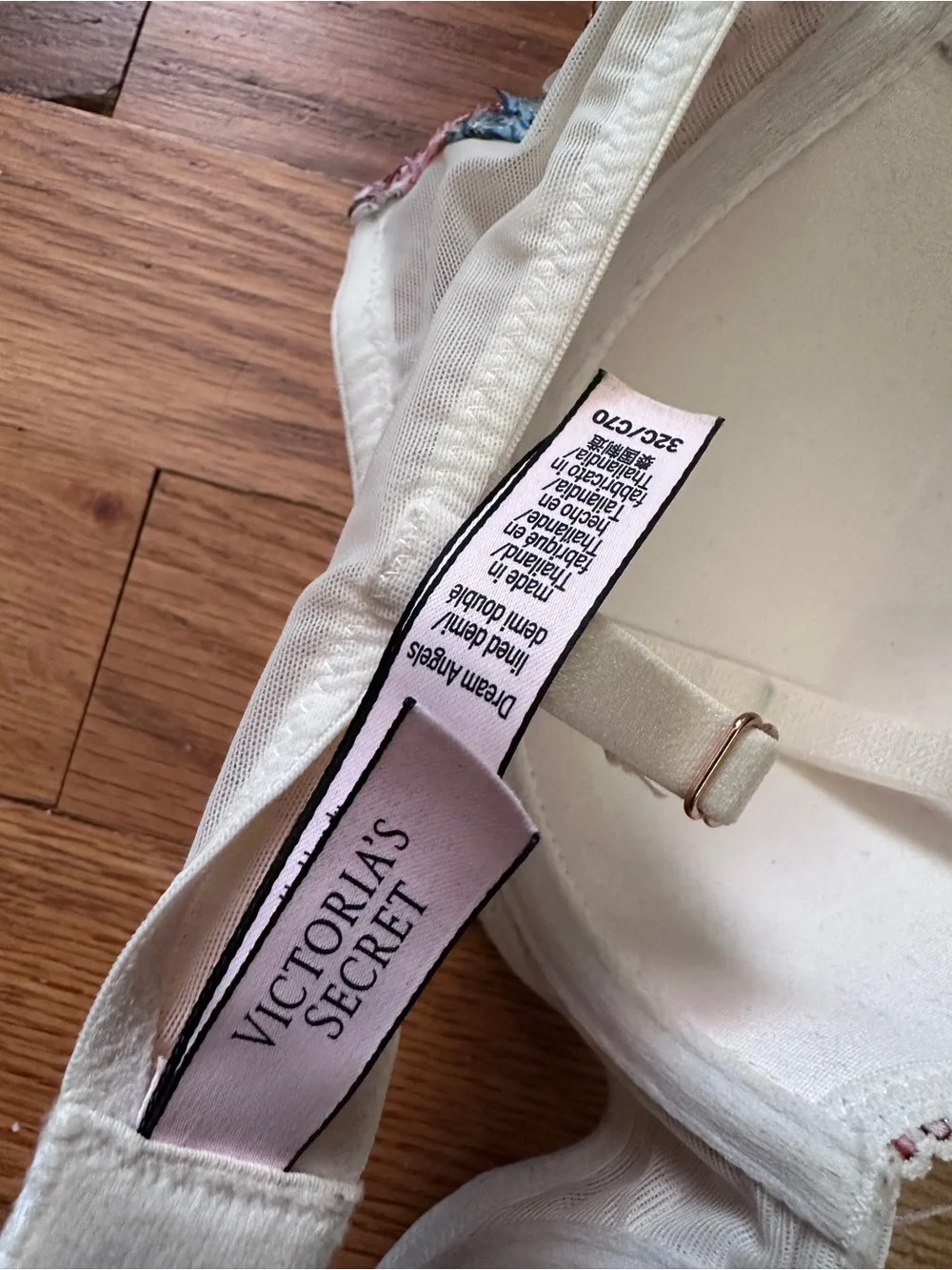 Victoria's Secret Dream Angels Embroidered 32C Bra